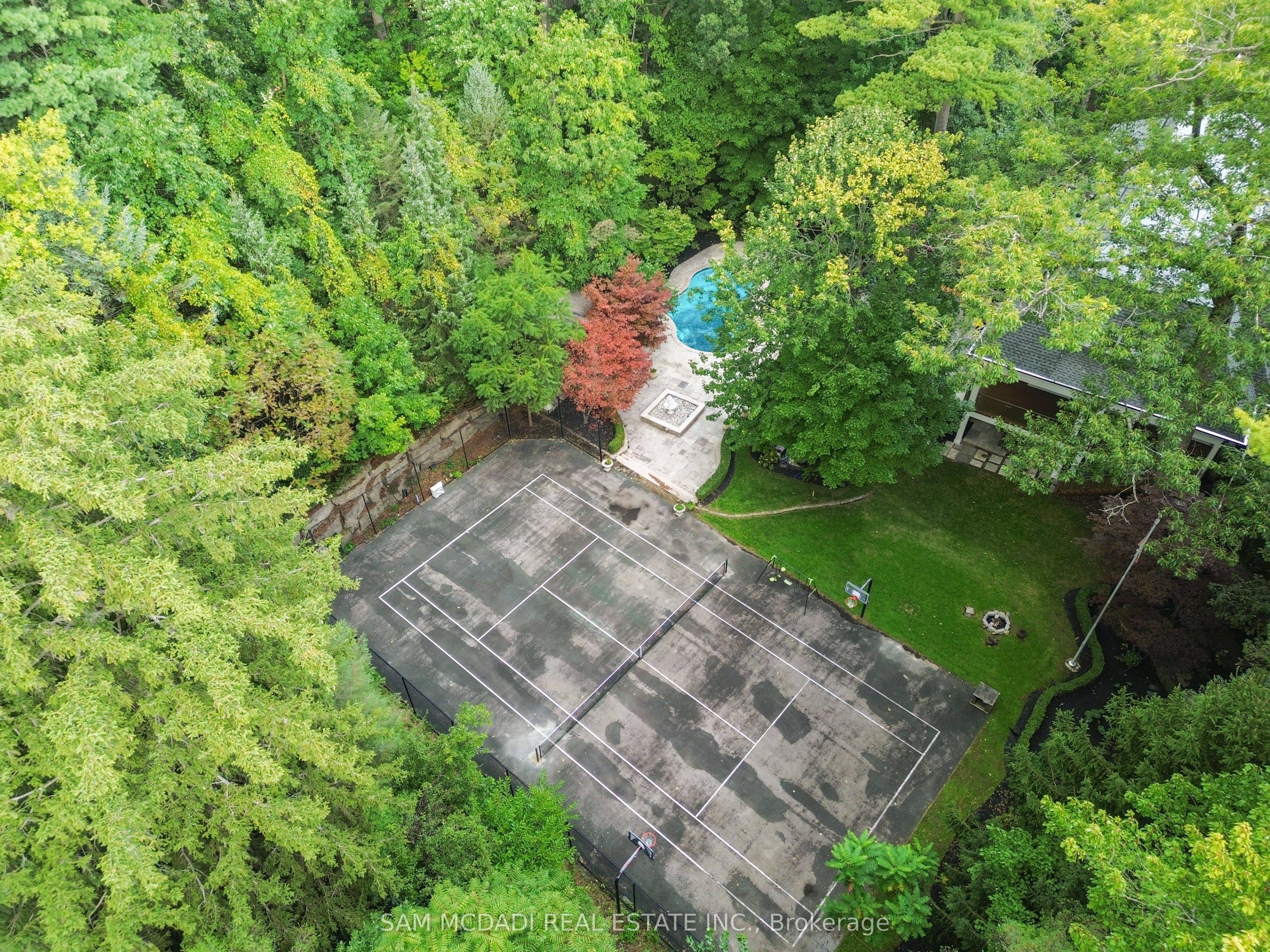 2035 Heartwood Court Property Photo 3