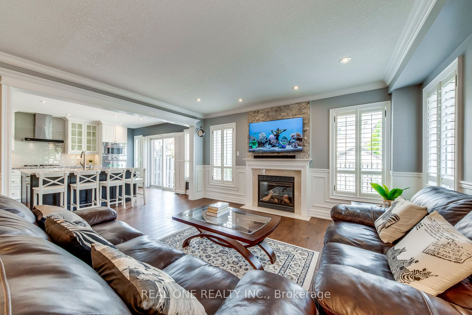 5803 Page Crescent Property Photo 6