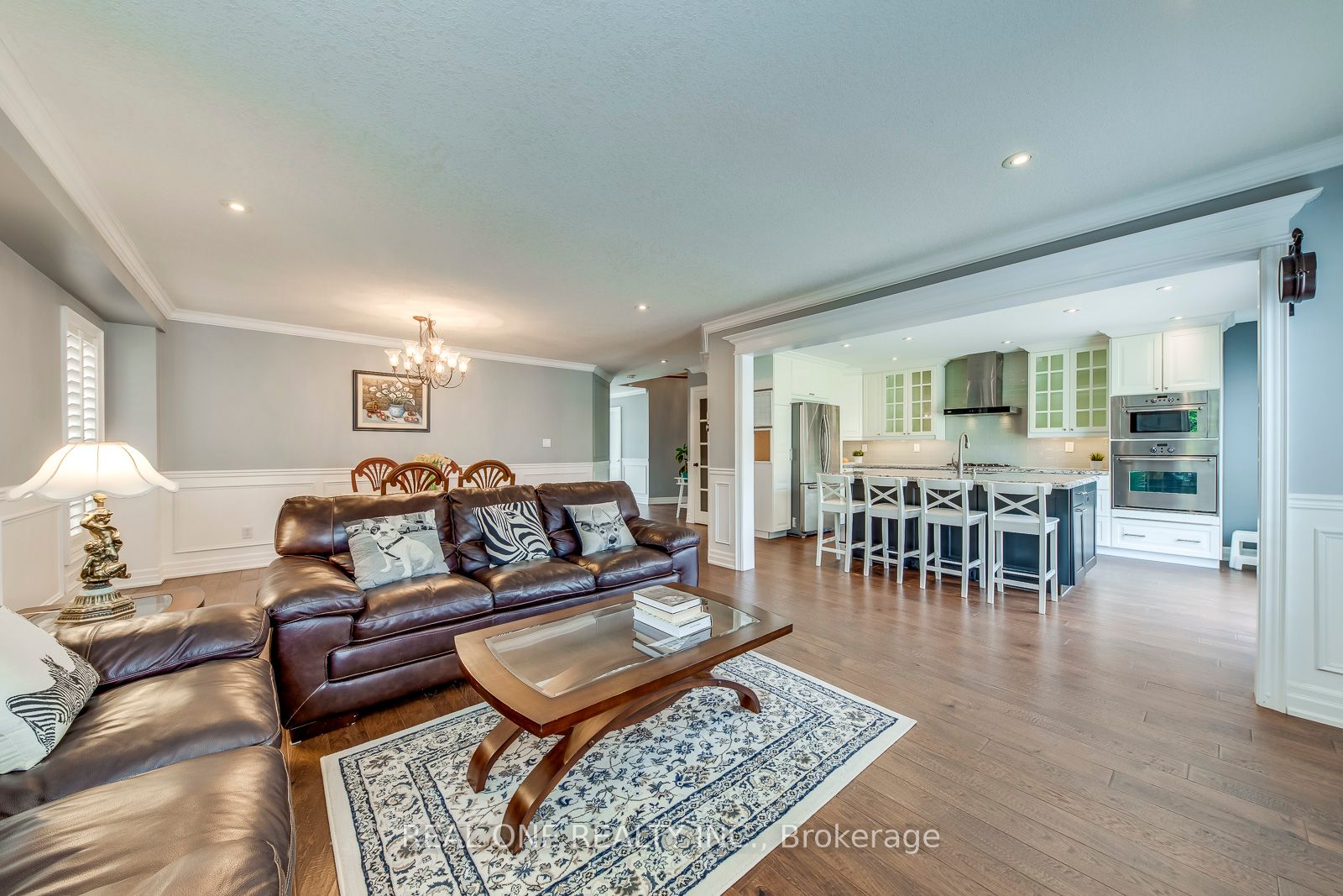 5803 Page Crescent Property Photo 8