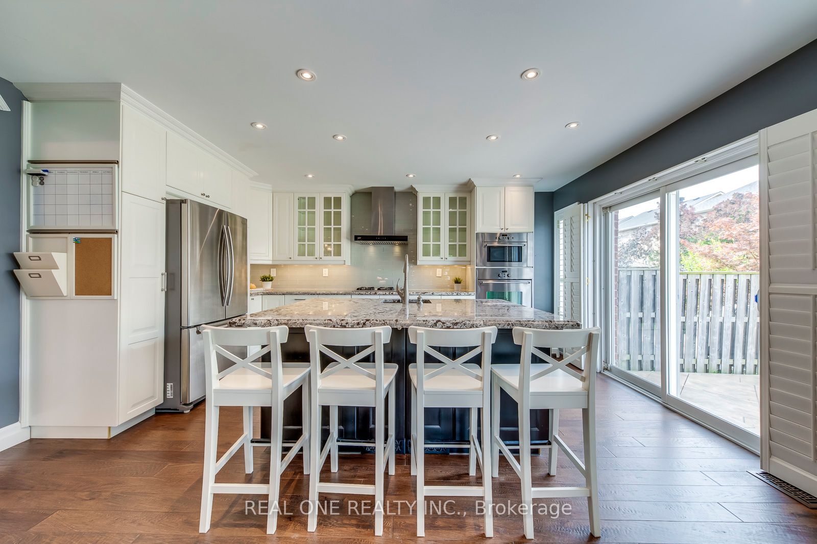 5803 Page Crescent Property Photo 9