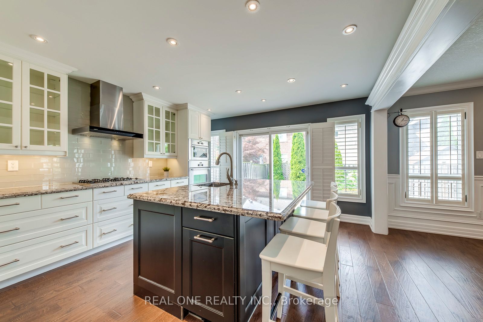 5803 Page Crescent Property Photo 10