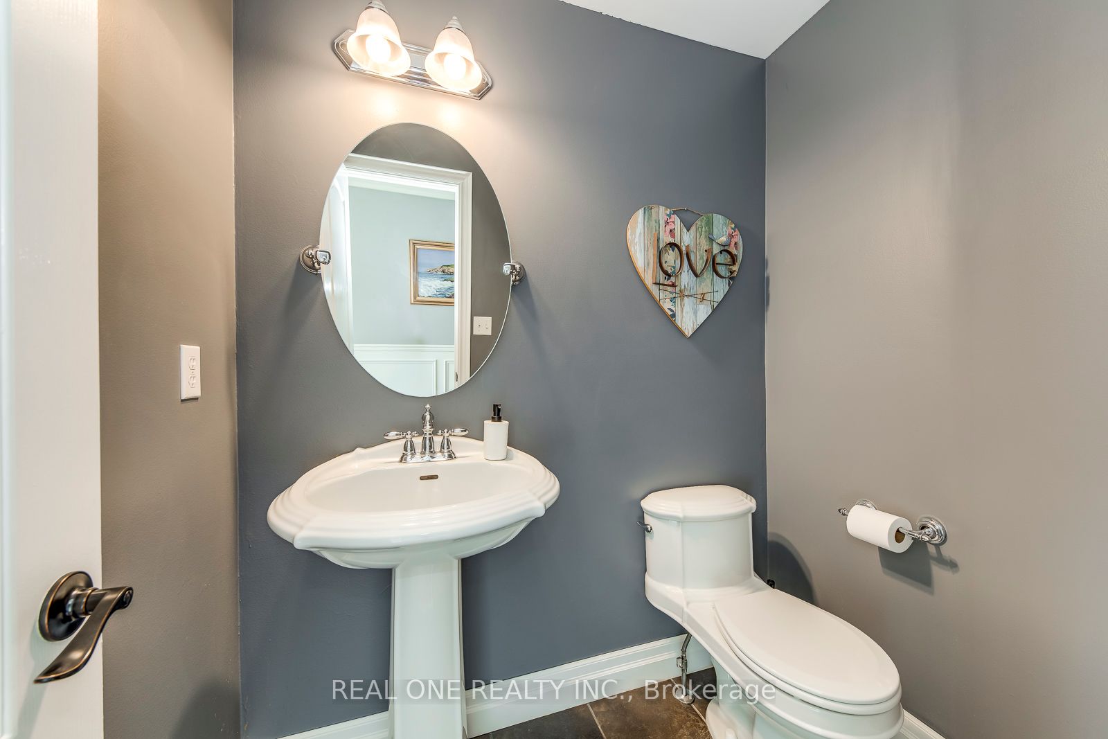 5803 Page Crescent Property Photo 18