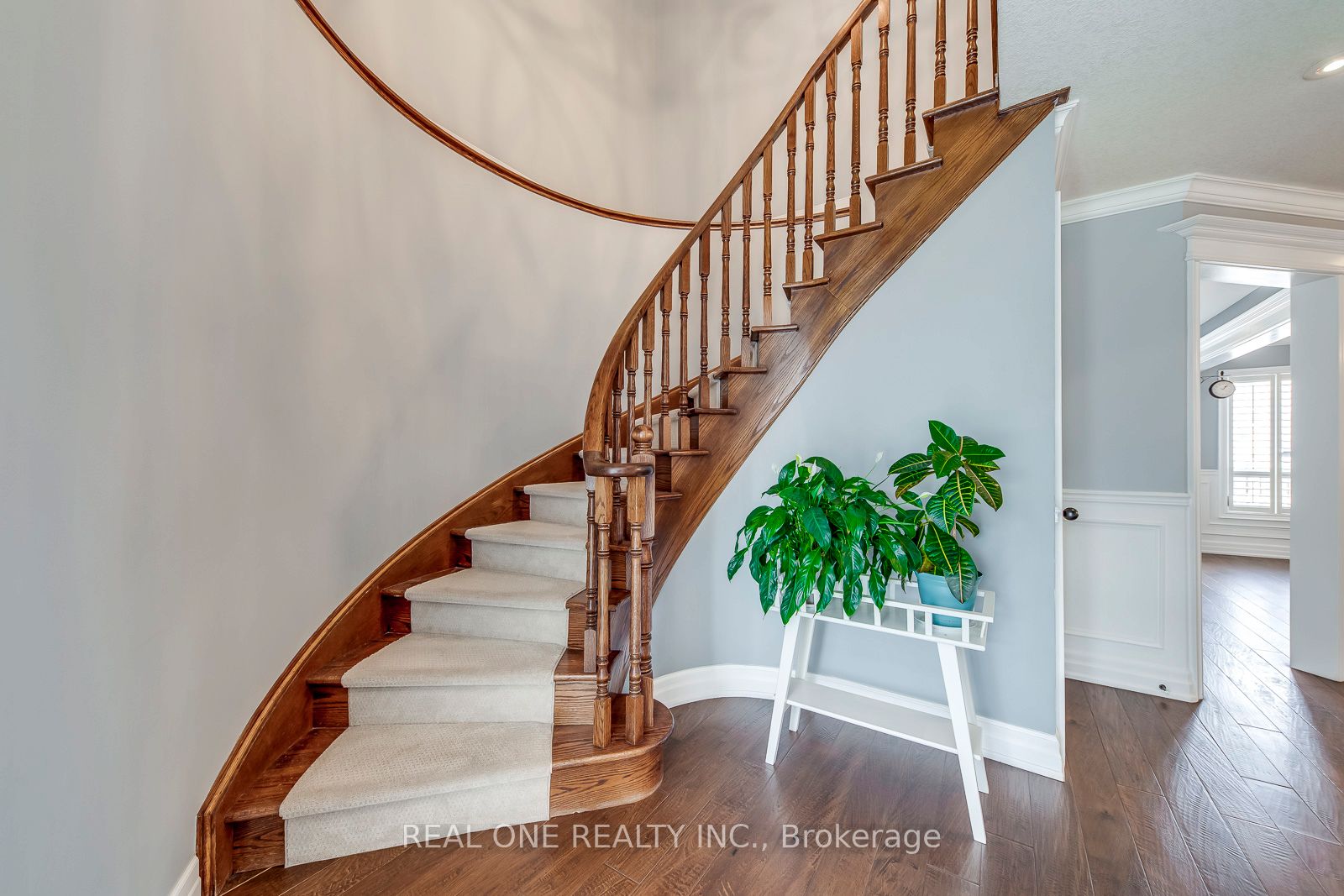 5803 Page Crescent Property Photo 19