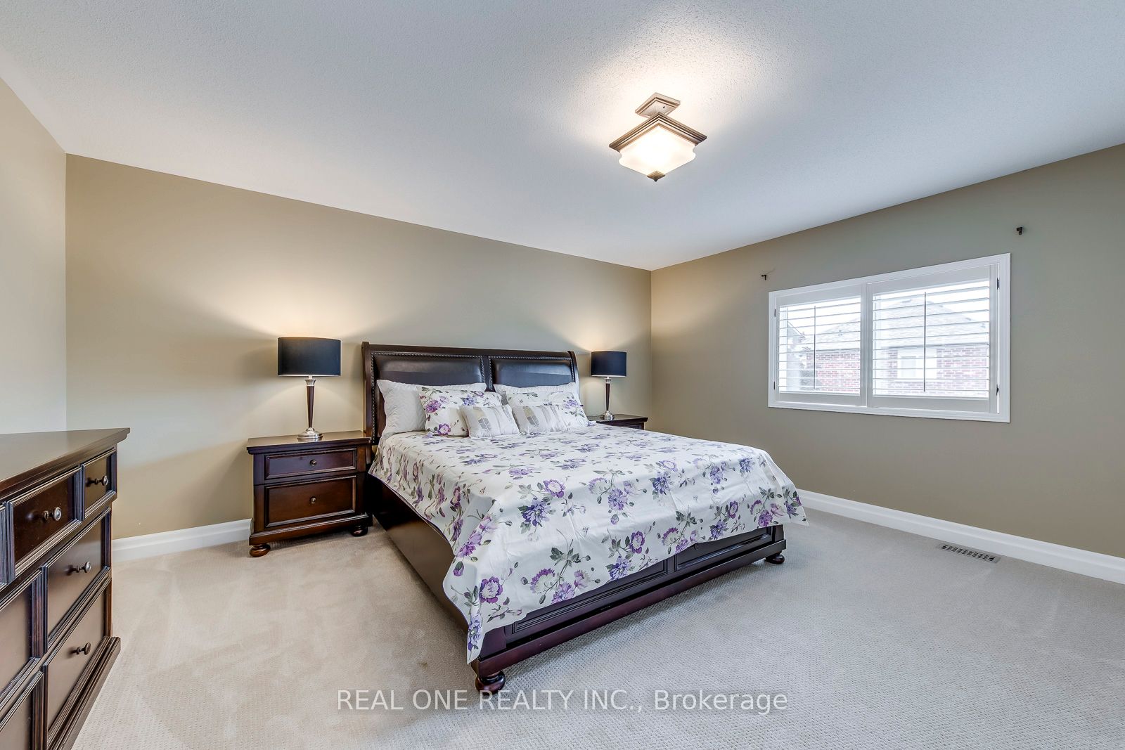 5803 Page Crescent Property Photo 23