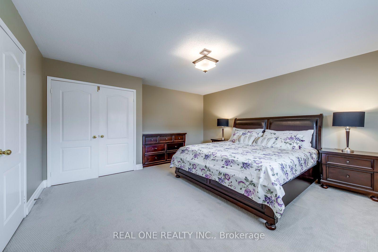 5803 Page Crescent Property Photo 24