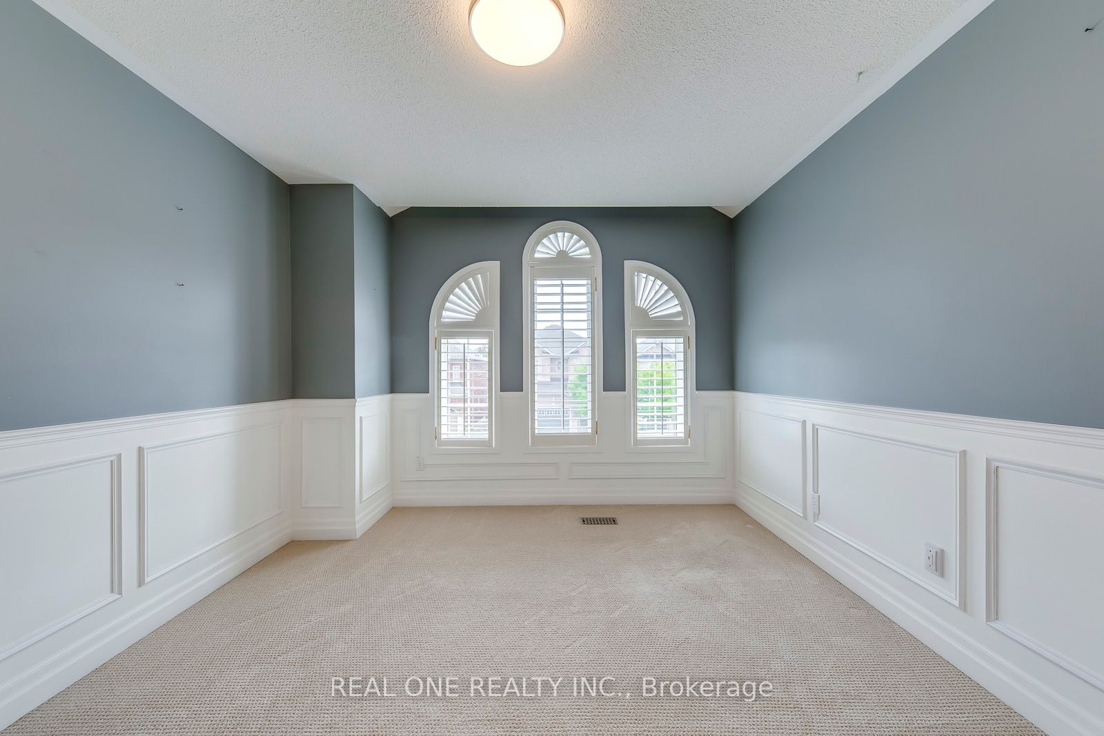 5803 Page Crescent Property Photo 30