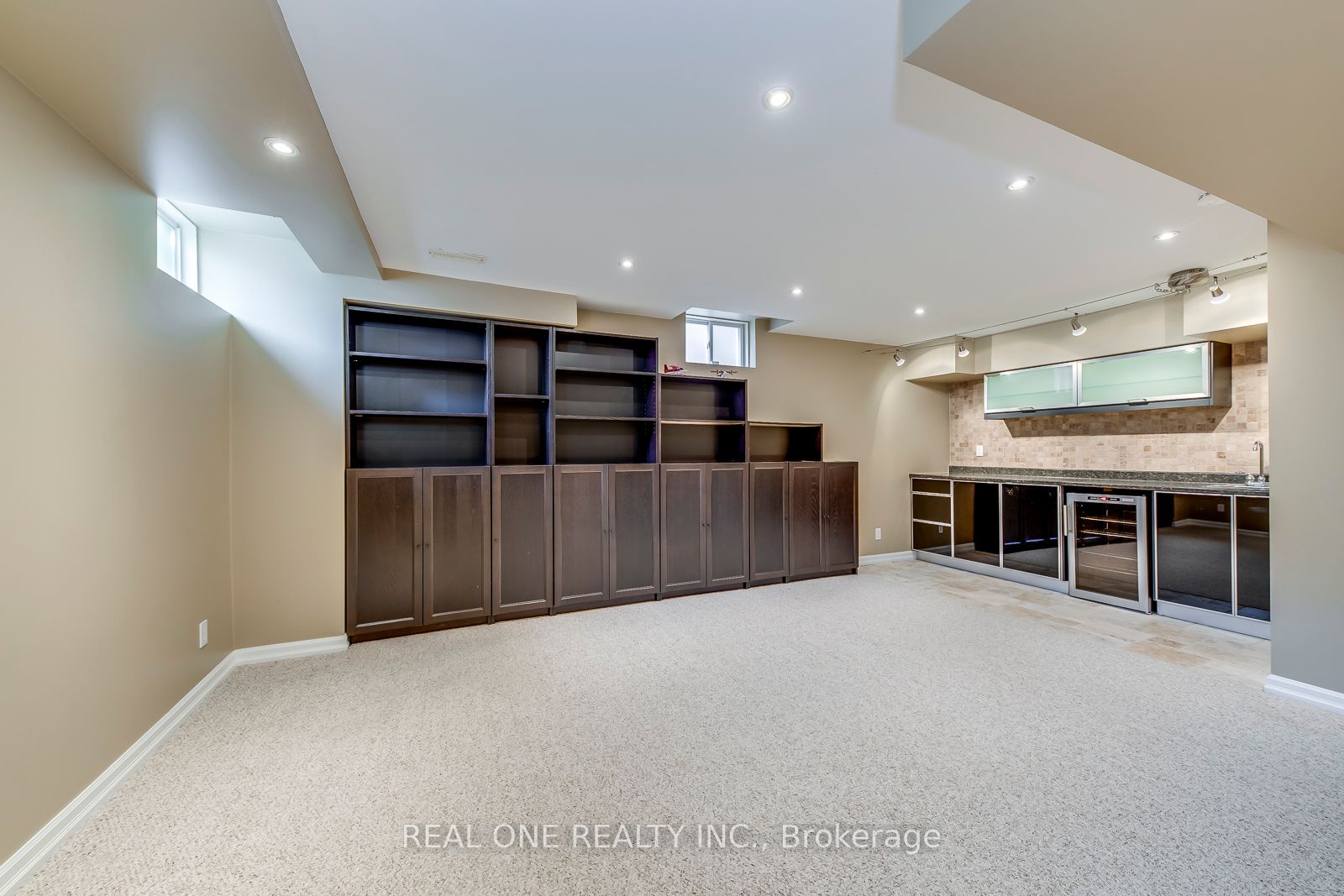 5803 Page Crescent Property Photo 35