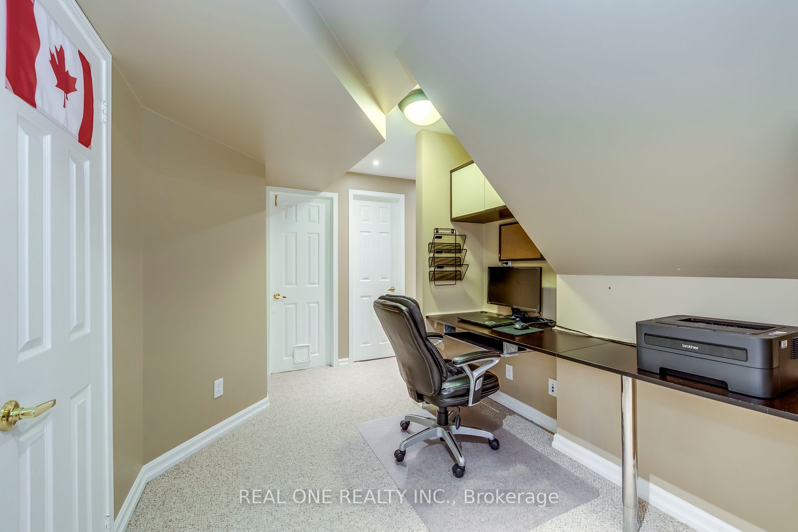 5803 Page Crescent Property Photo 39