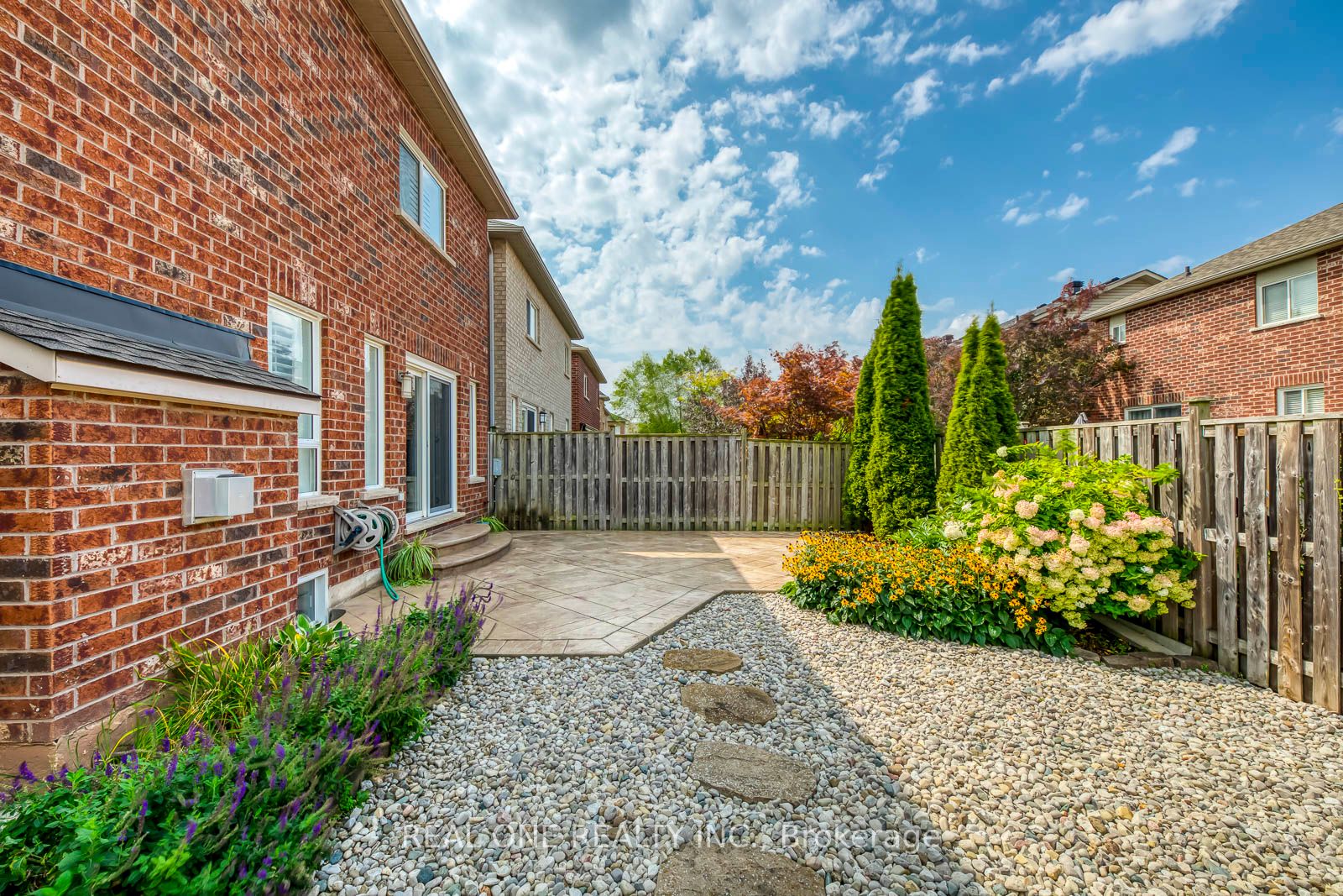 5803 Page Crescent Property Photo 41