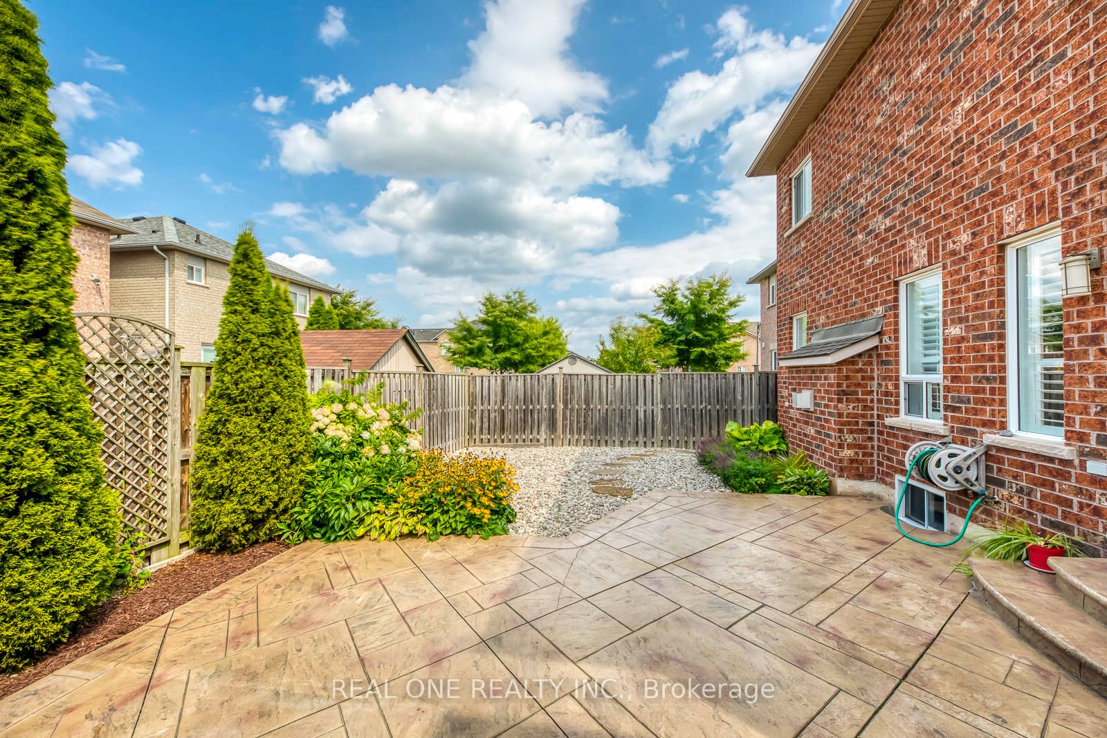 5803 Page Crescent Property Photo 42