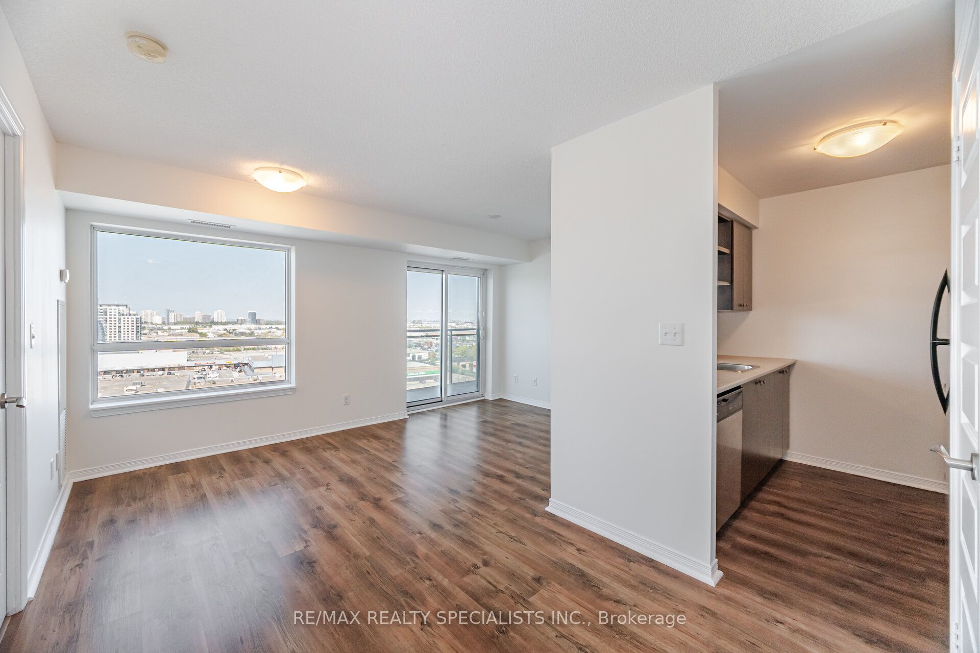 215 Queen Street E 1103 Property Photo 6