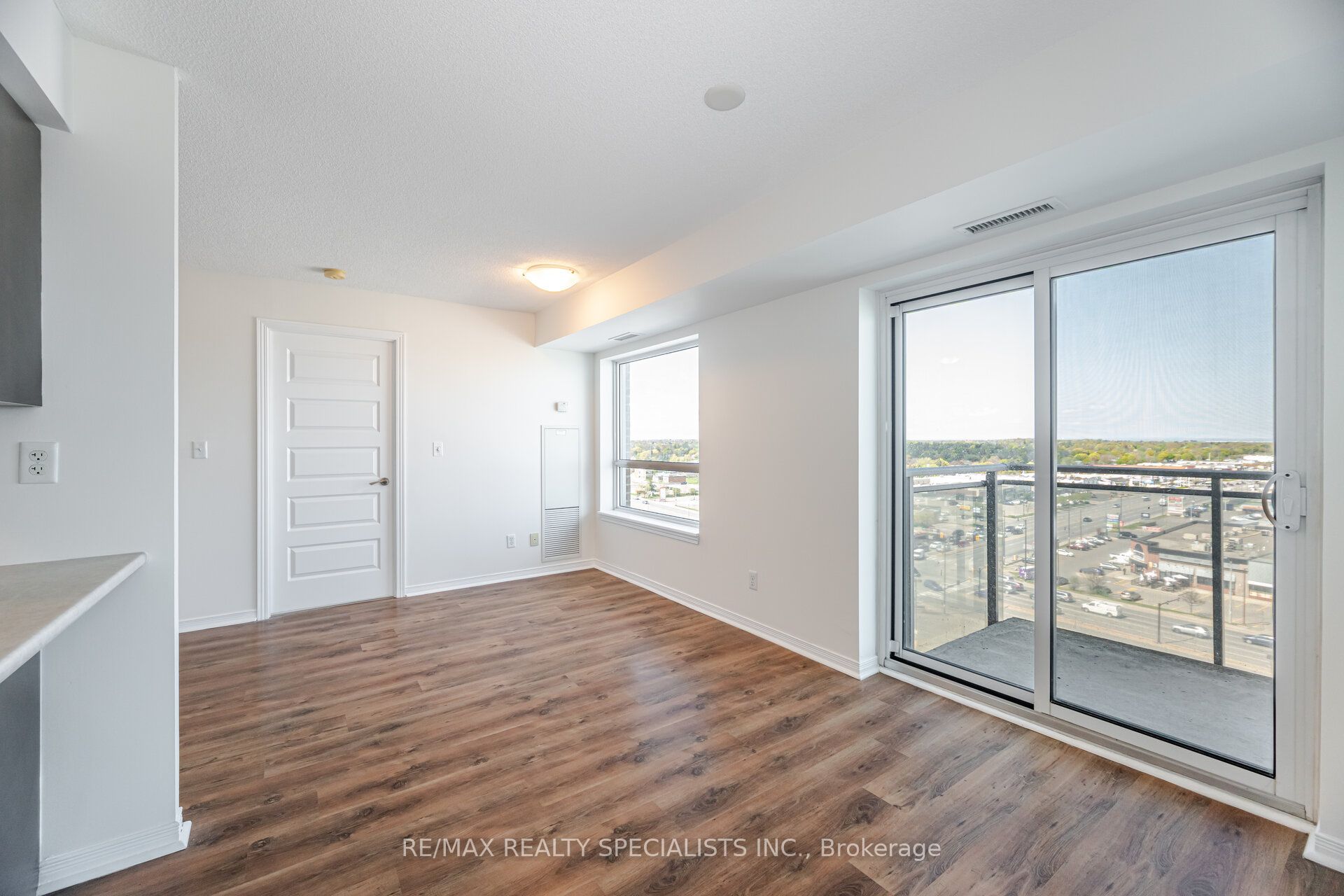 215 Queen Street E 1103 Property Photo 9