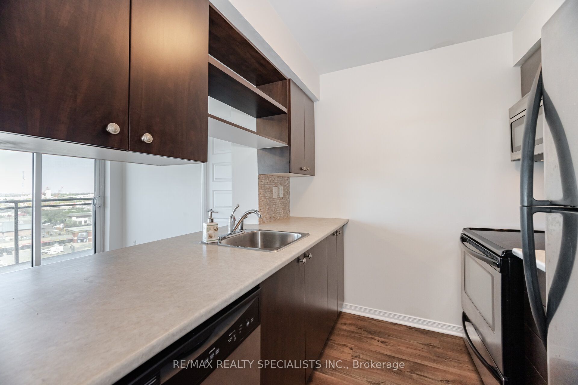 215 Queen Street E 1103 Property Photo 13