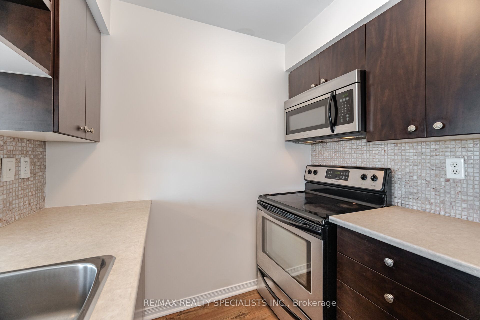 215 Queen Street E 1103 Property Photo 14