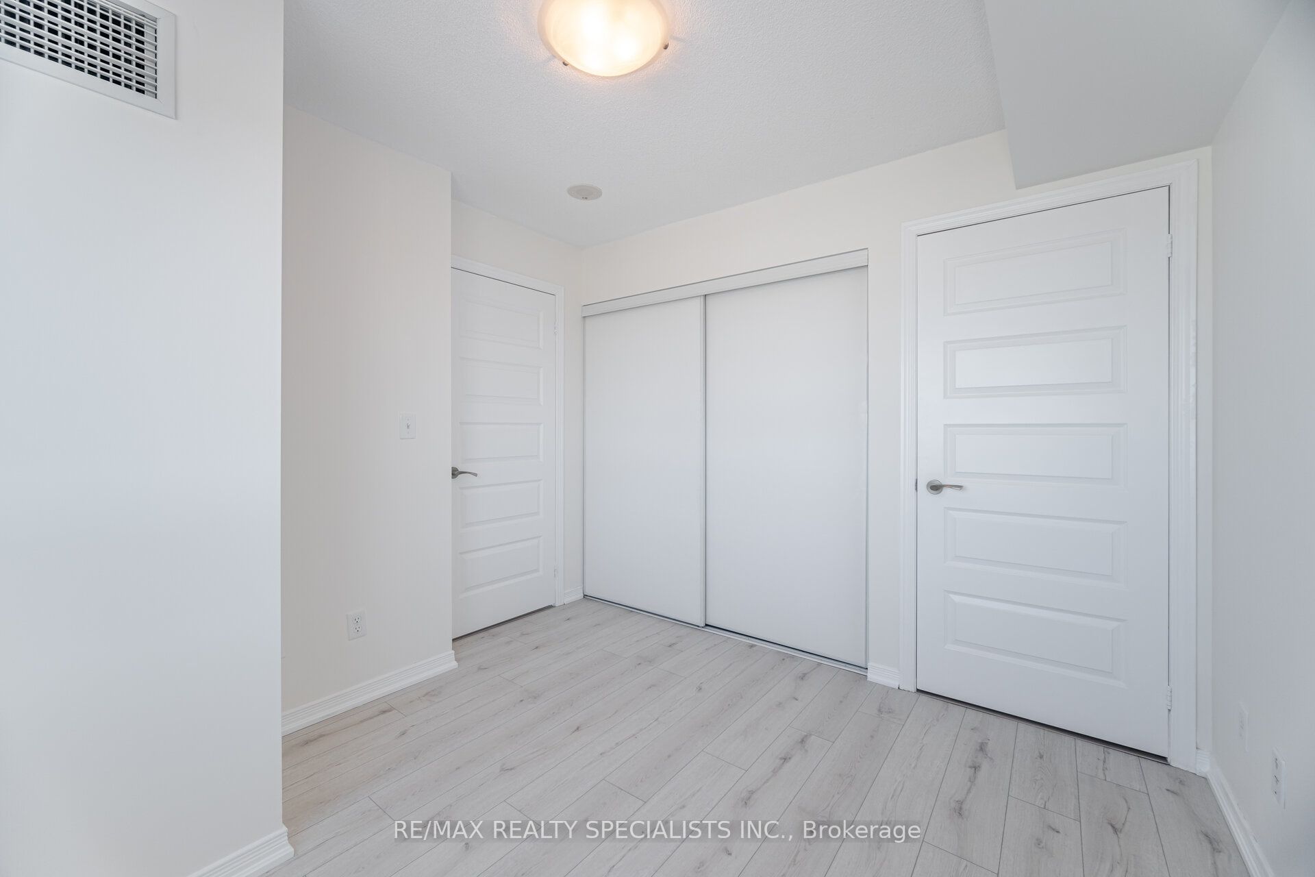 215 Queen Street E 1103 Property Photo 27