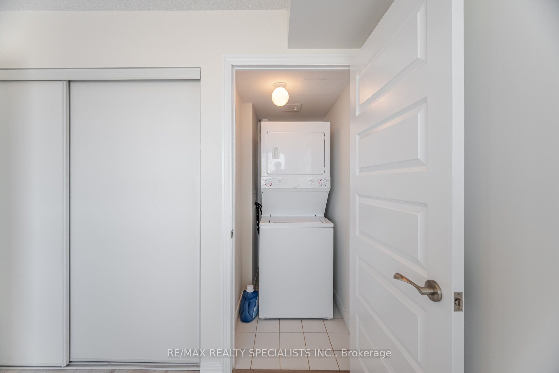 215 Queen Street E 1103 Property Photo 30