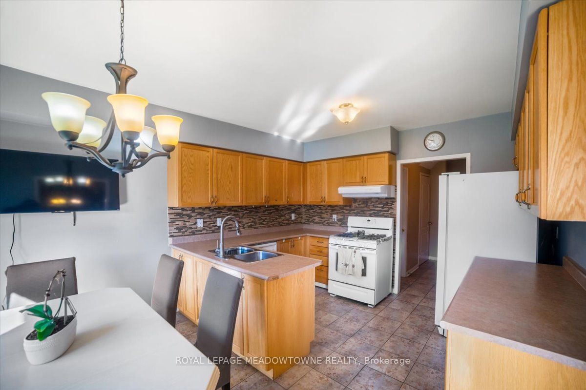 13 Albright Road Property Photo 11