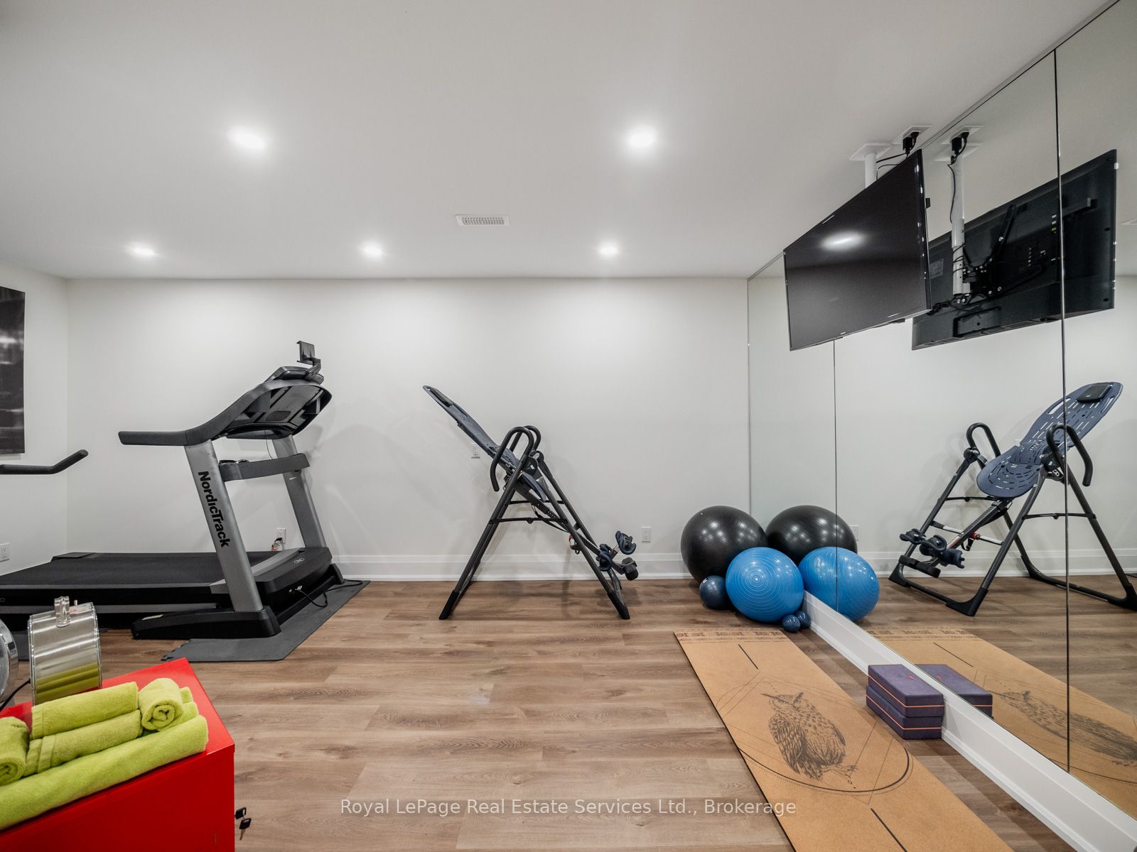 74 West Street Property Photo 37