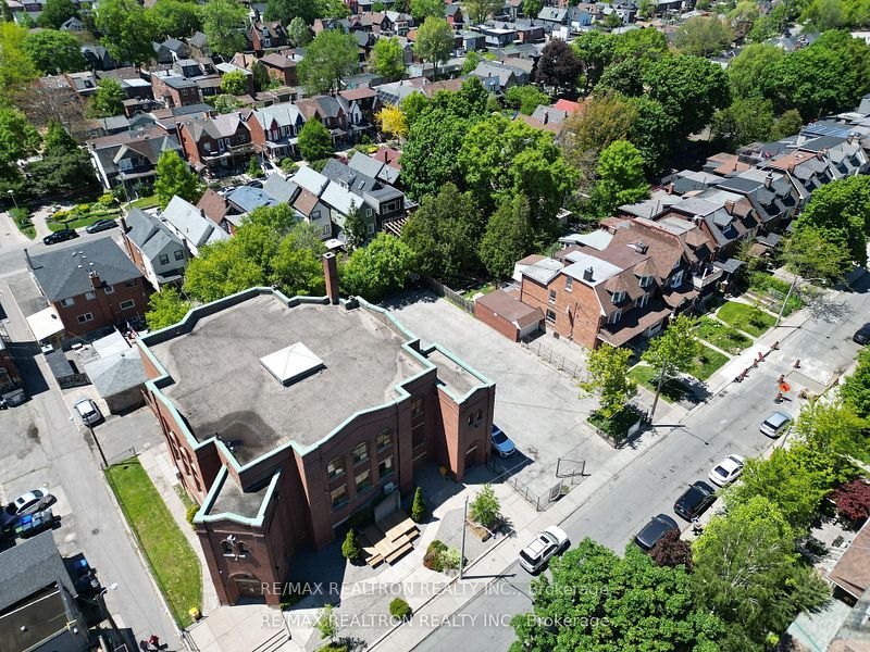 10-22 Pauline Avenue Property Photo 3