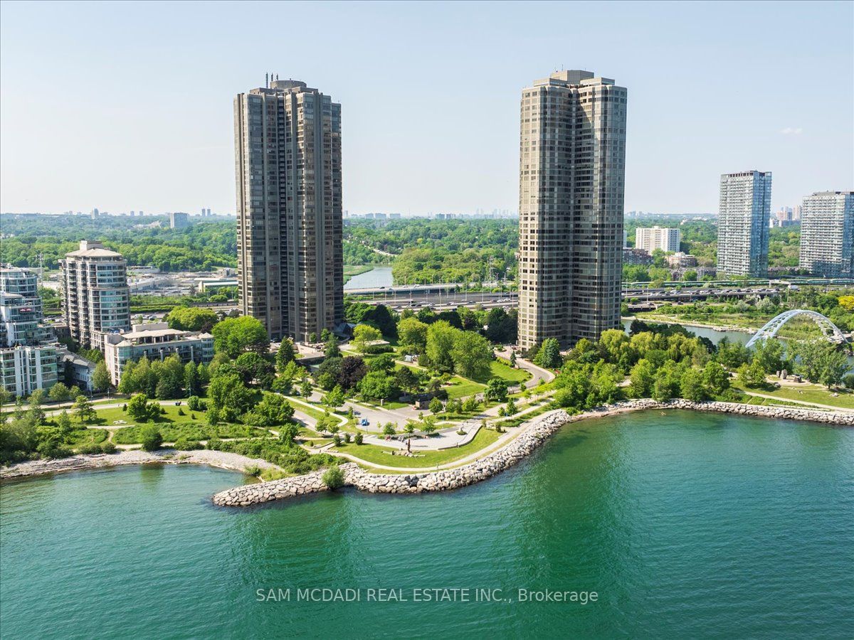 2045 Lake Shore Boulevard W 1605 Property Photo 1