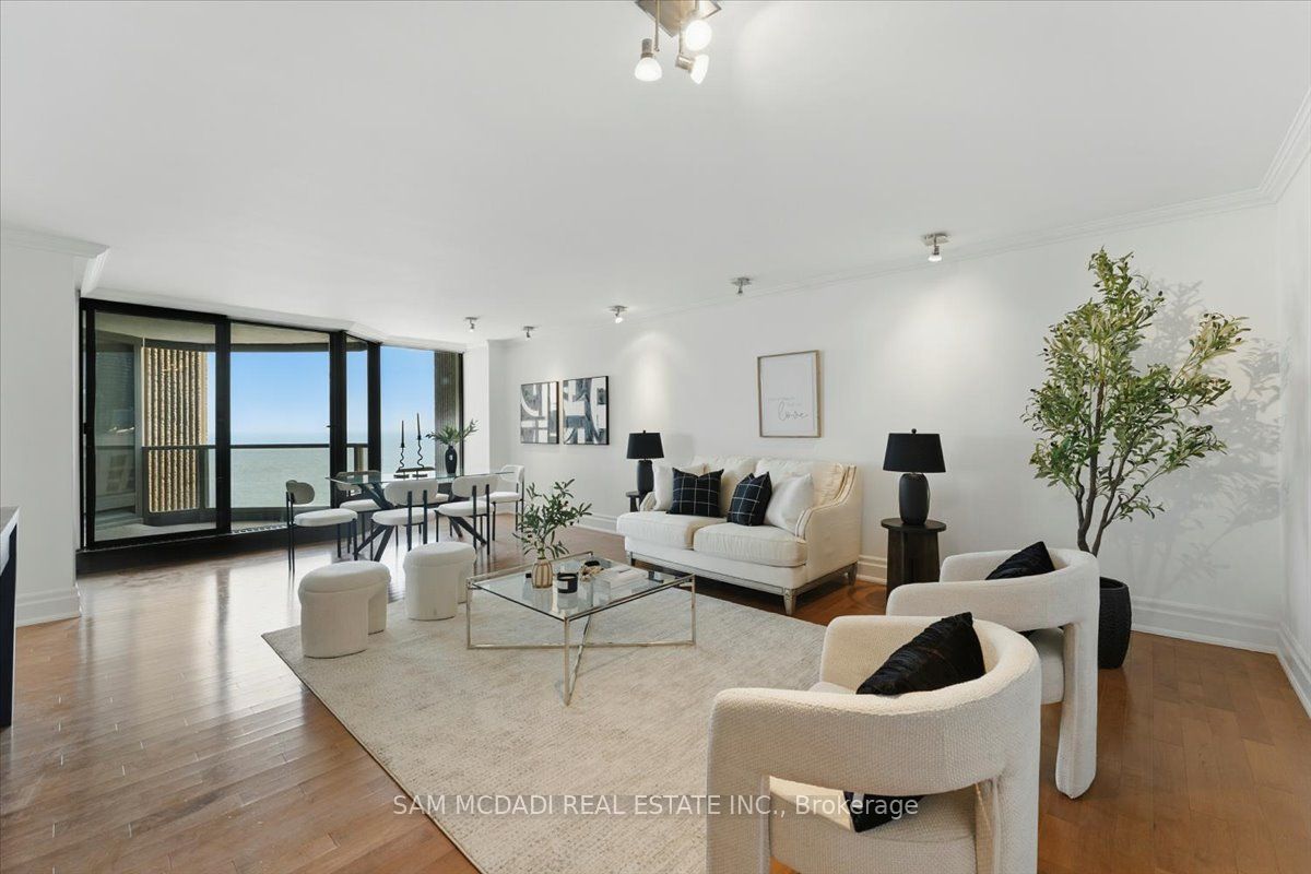 2045 Lake Shore Boulevard W 1605 Property Photo 6