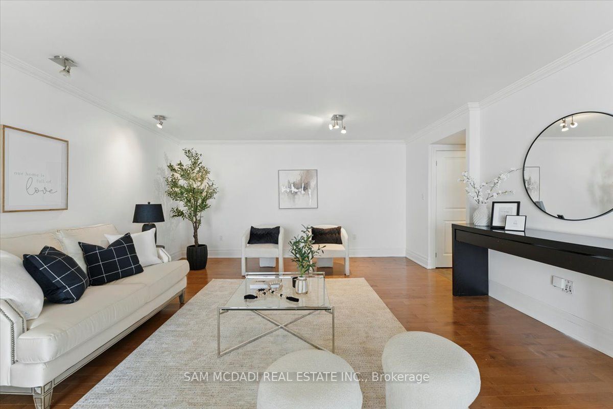 2045 Lake Shore Boulevard W 1605 Property Photo 10