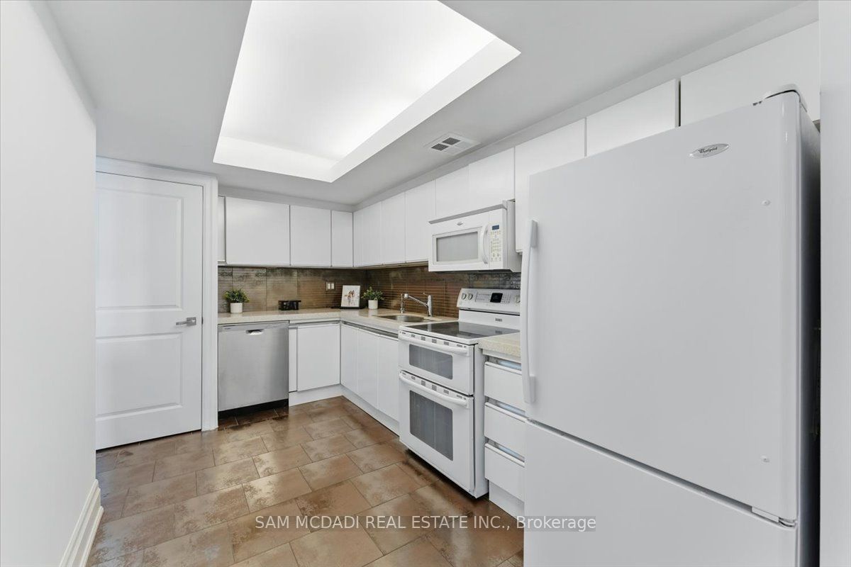 2045 Lake Shore Boulevard W 1605 Property Photo 16