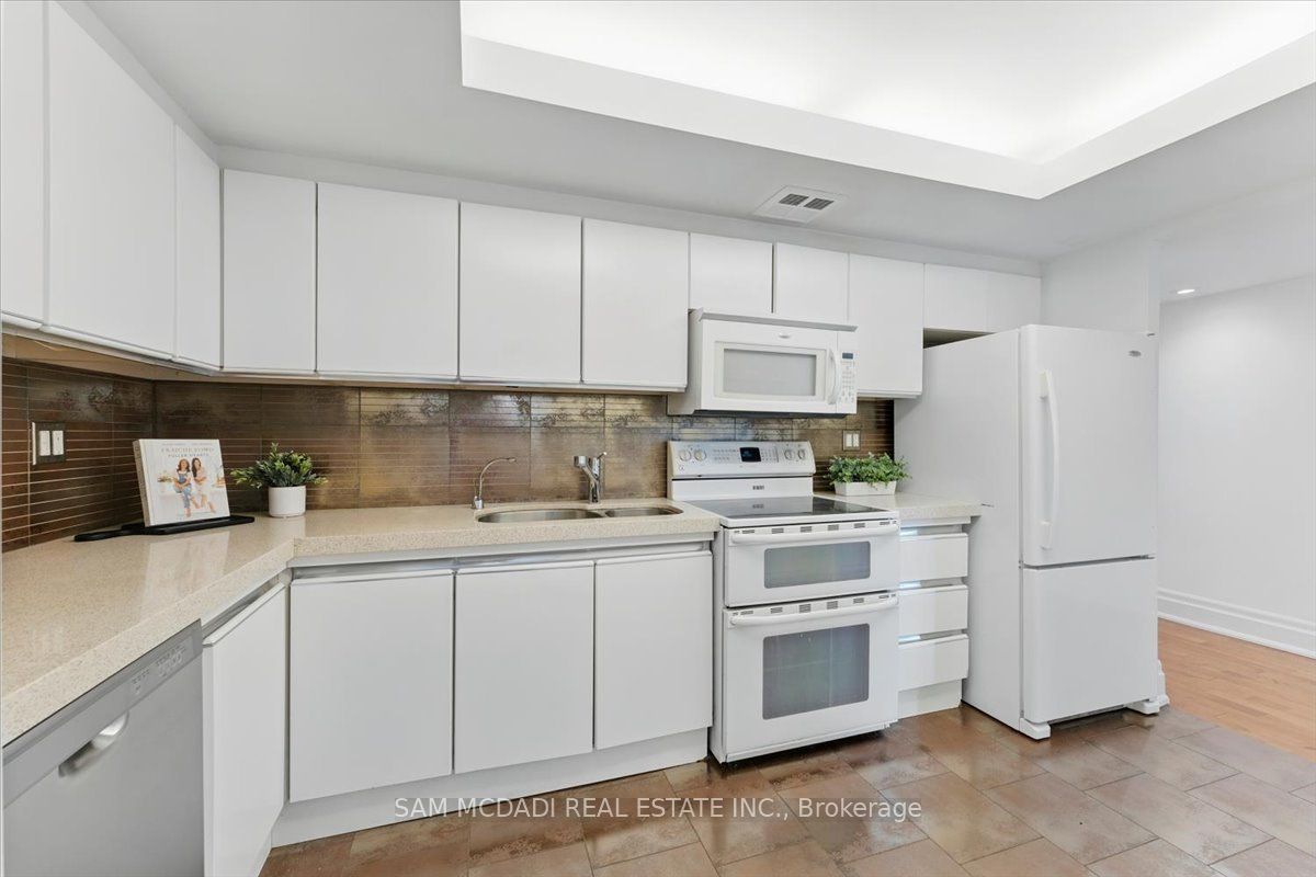 2045 Lake Shore Boulevard W 1605 Property Photo 17