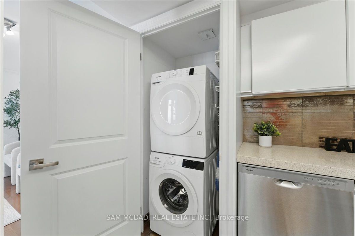 2045 Lake Shore Boulevard W 1605 Property Photo 19