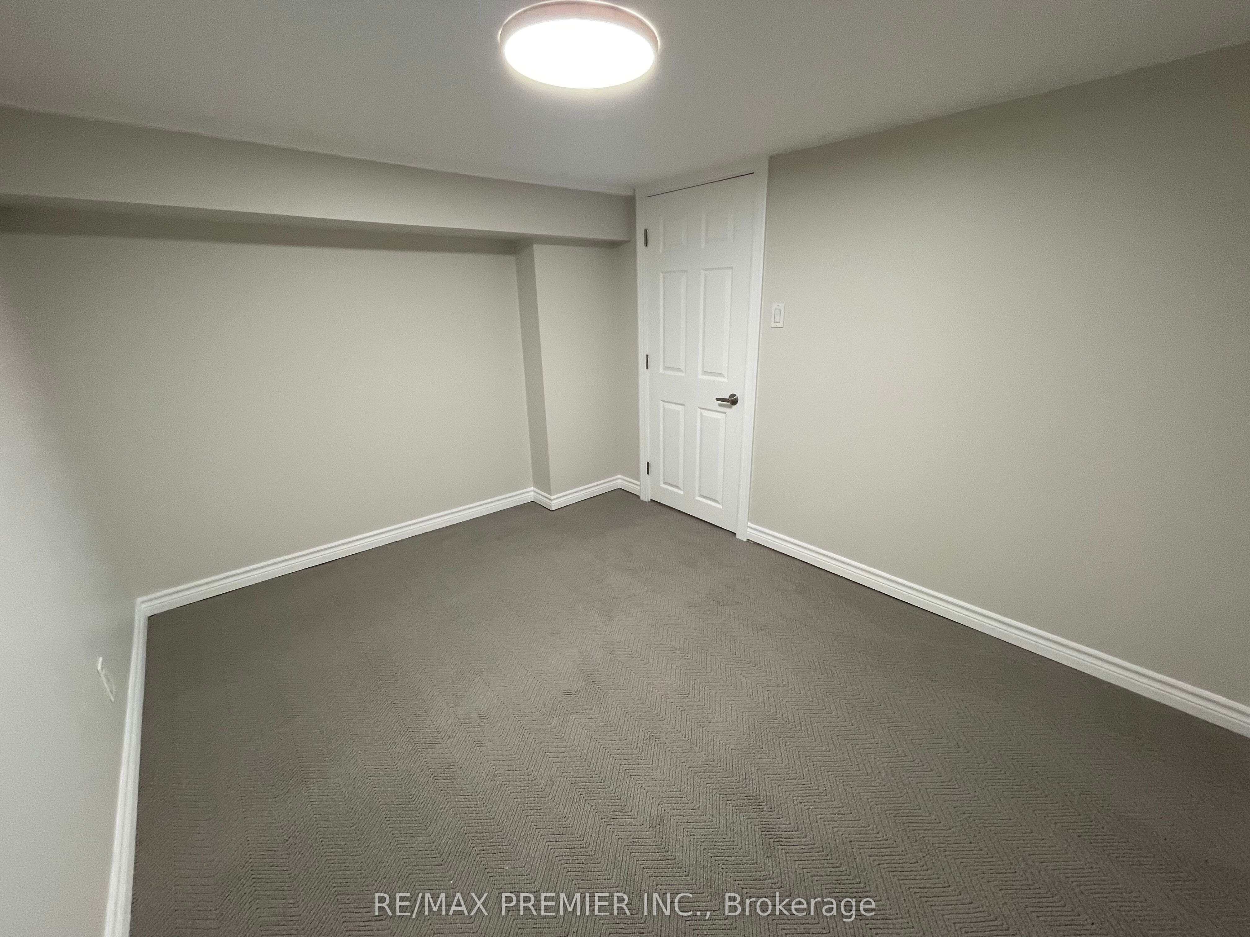 51 Portage Avenue Bsmt Property Photo 11