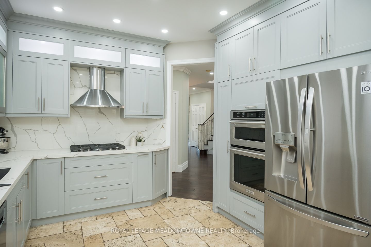 371 Alexander Crescent Property Photo 5