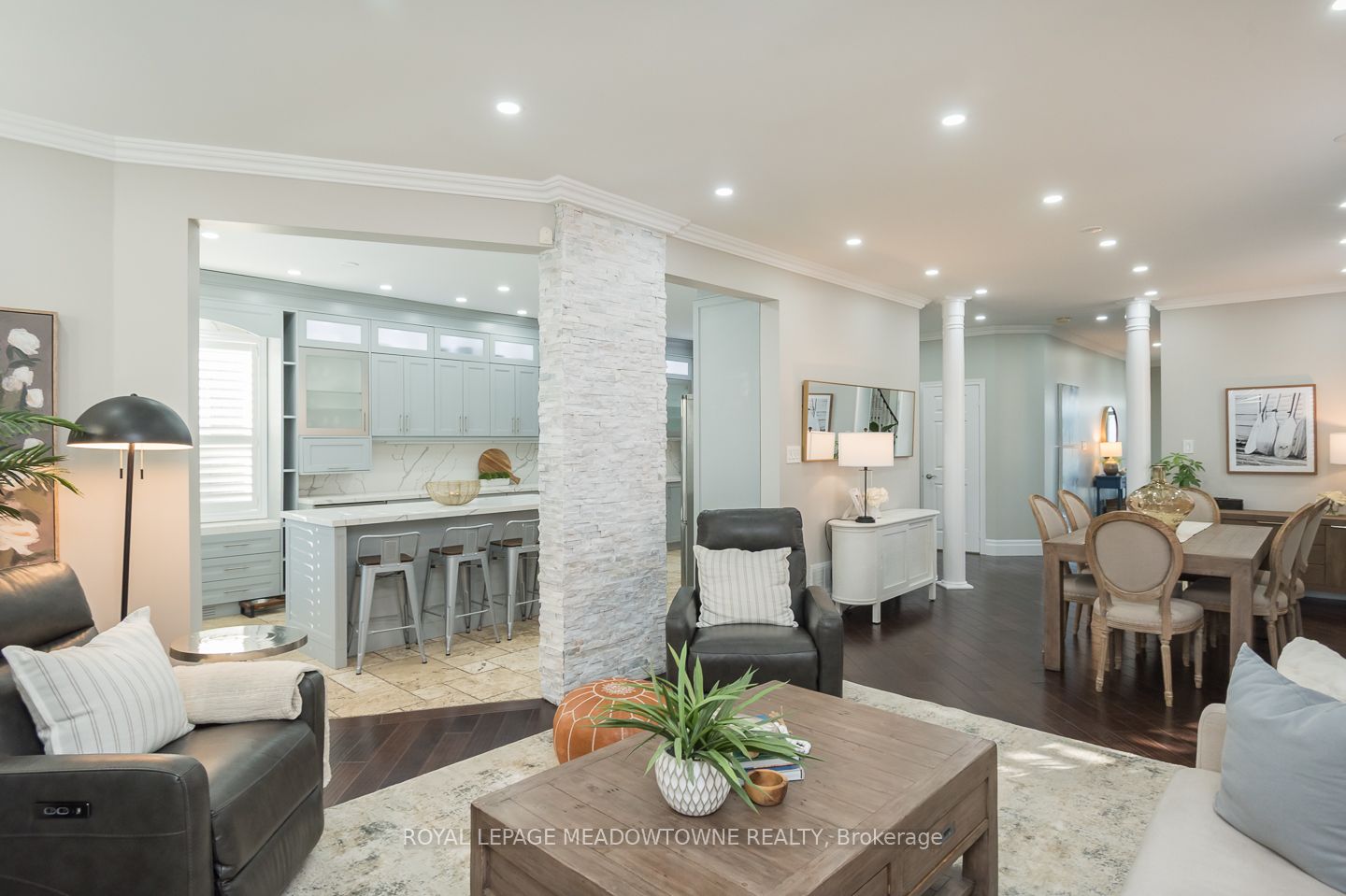 371 Alexander Crescent Property Photo 7