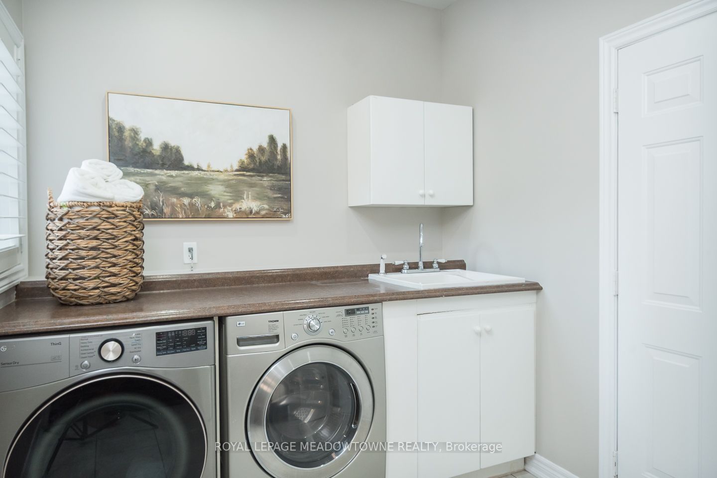 371 Alexander Crescent Property Photo 9