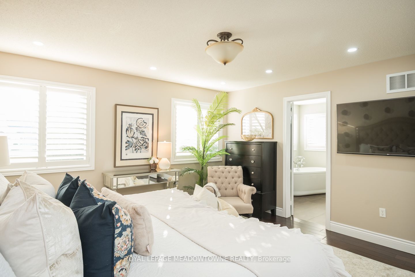 371 Alexander Crescent Property Photo 11