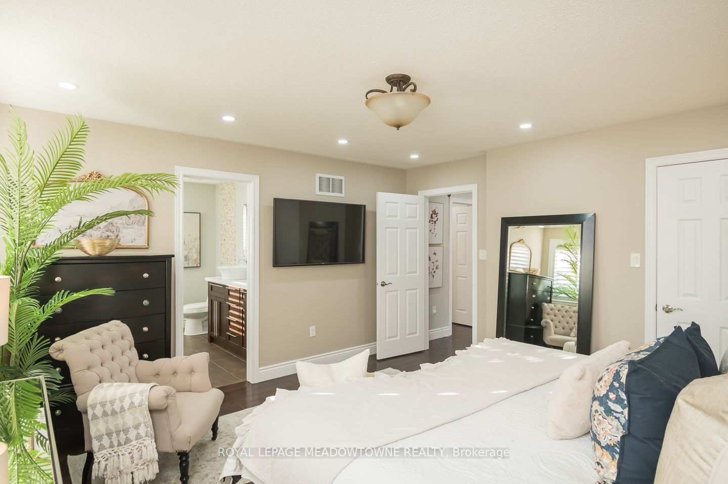 371 Alexander Crescent Property Photo 12