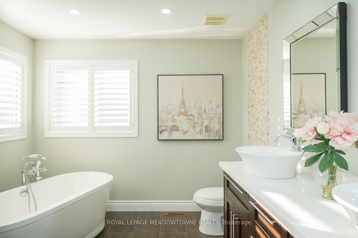 371 Alexander Crescent Property Photo 14