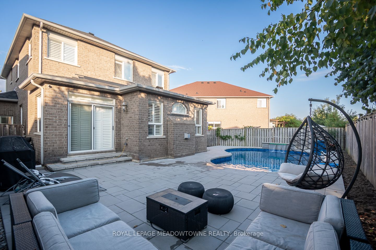 371 Alexander Crescent Property Photo 30