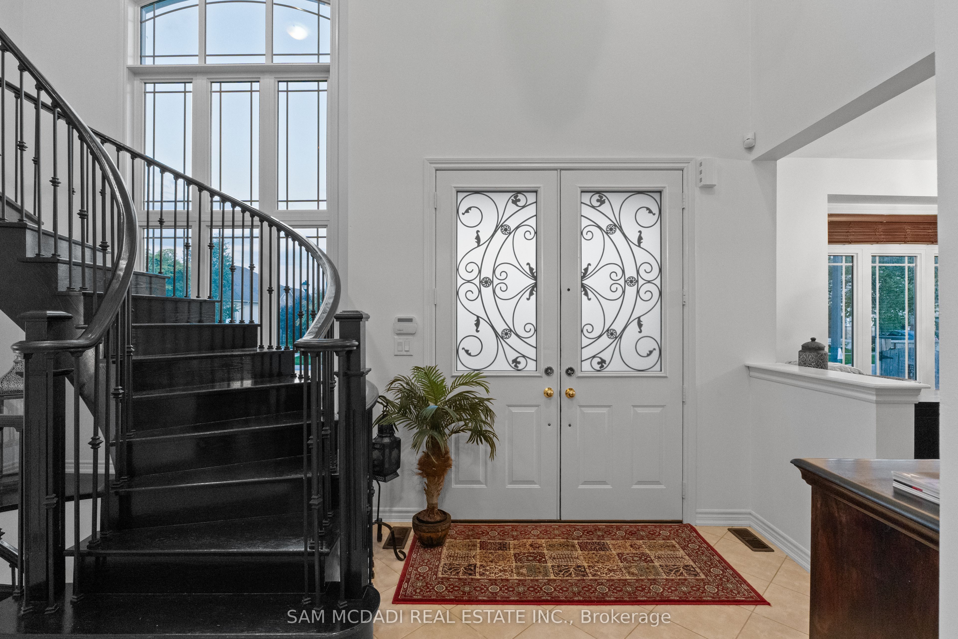 700 Serafini Crescent Property Photo 3