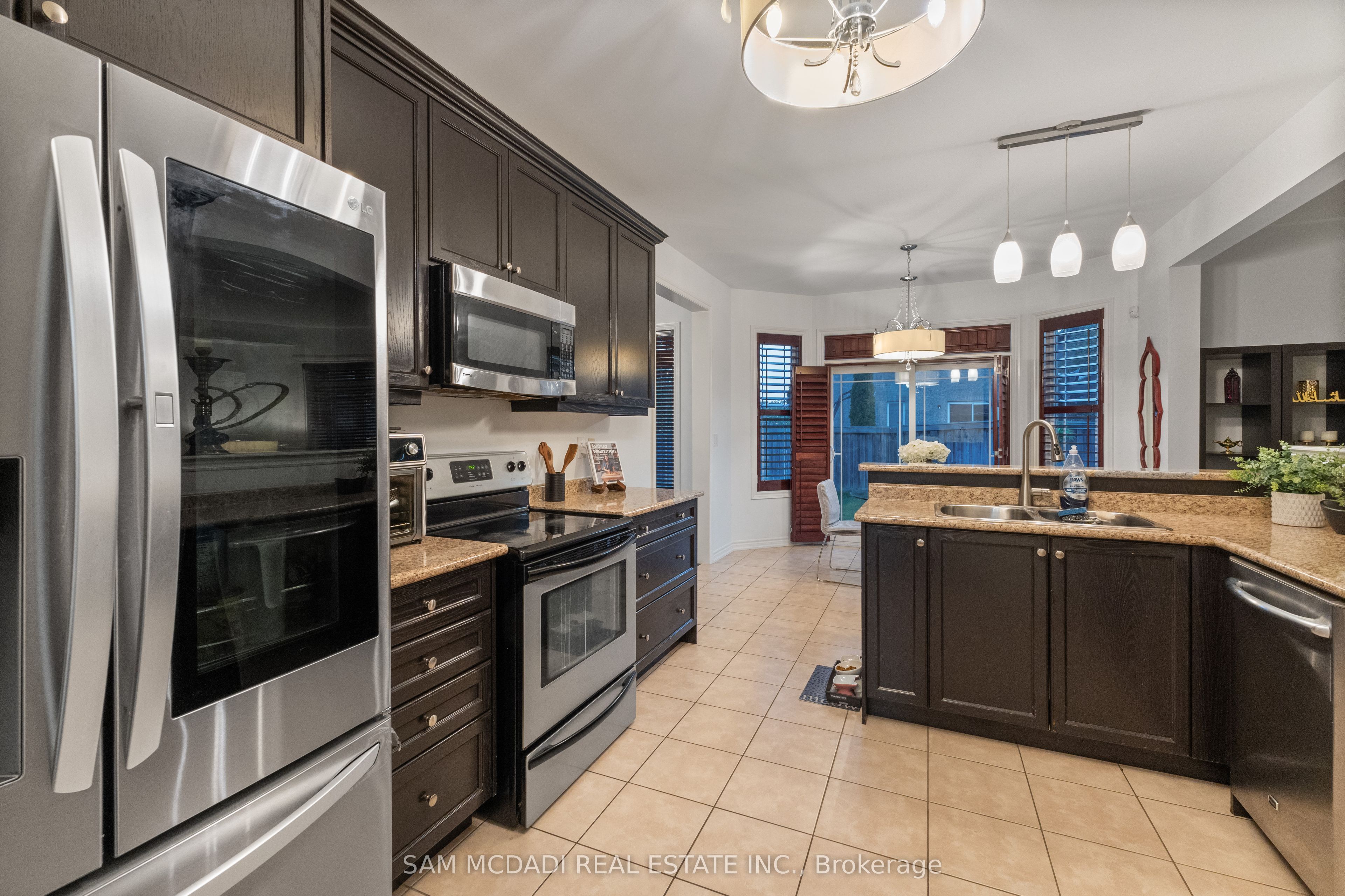 700 Serafini Crescent Property Photo 12