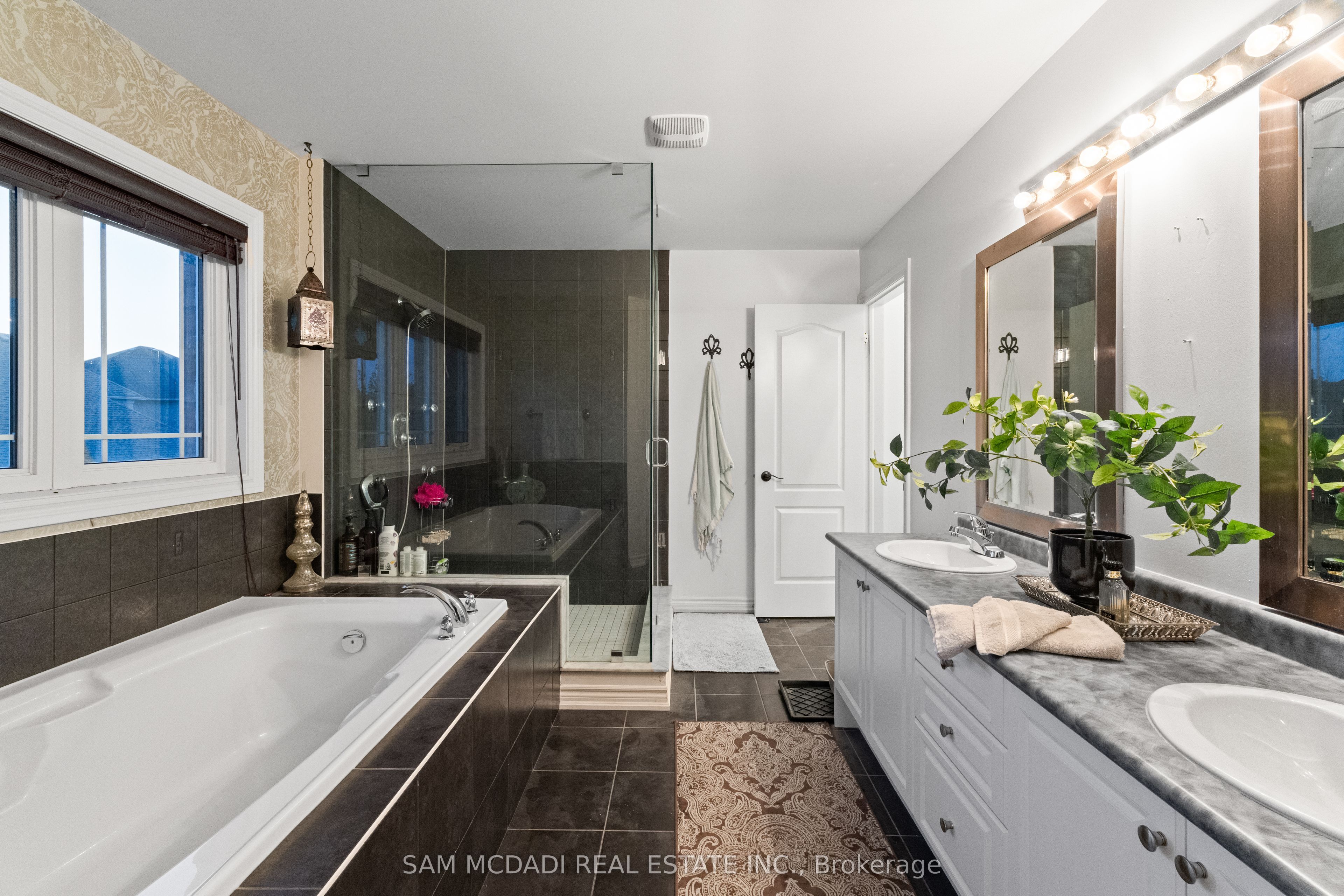 700 Serafini Crescent Property Photo 22