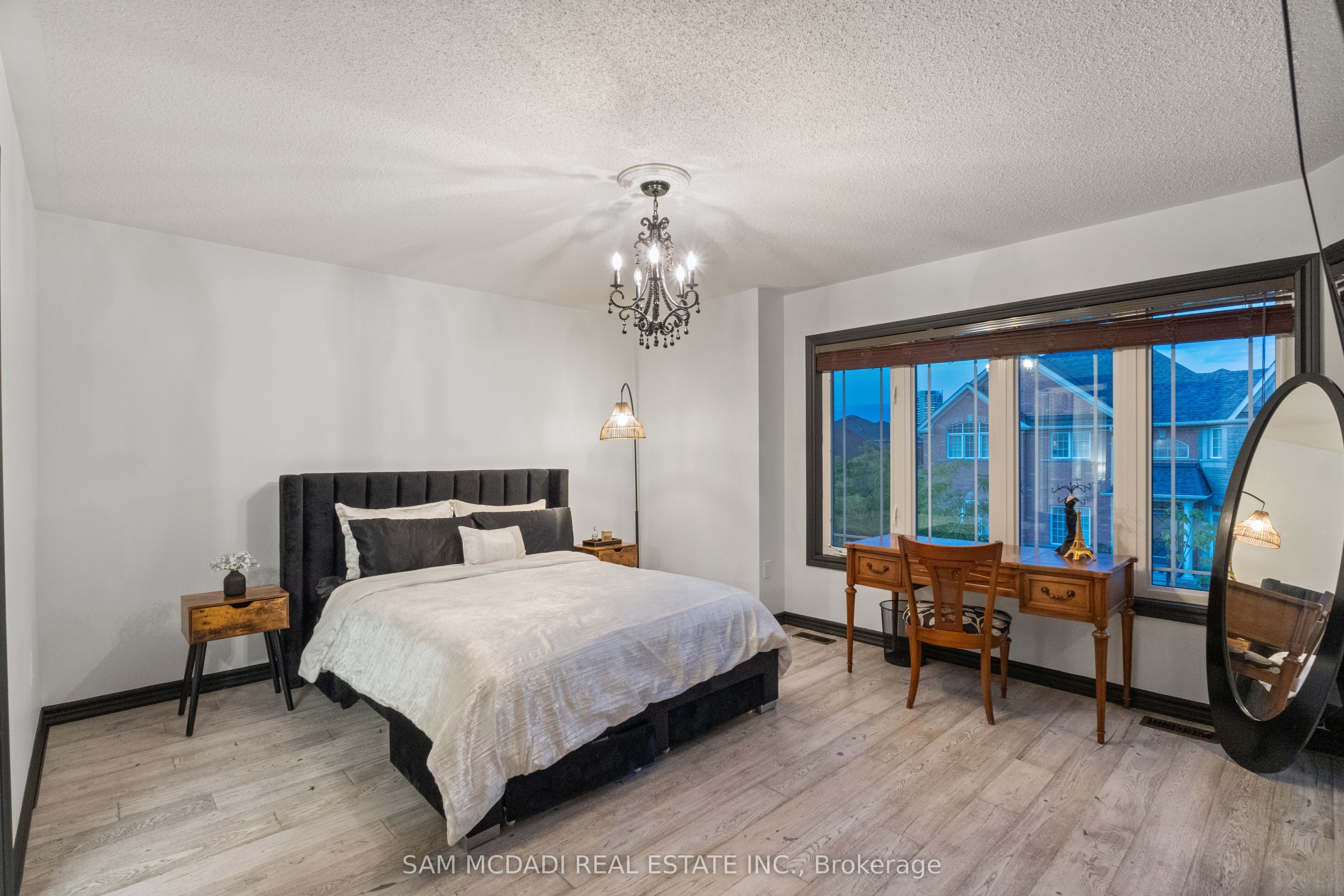 700 Serafini Crescent Property Photo 29