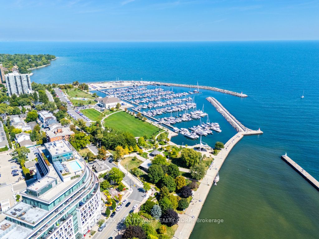 120 Bronte Road 8 Property Photo 1