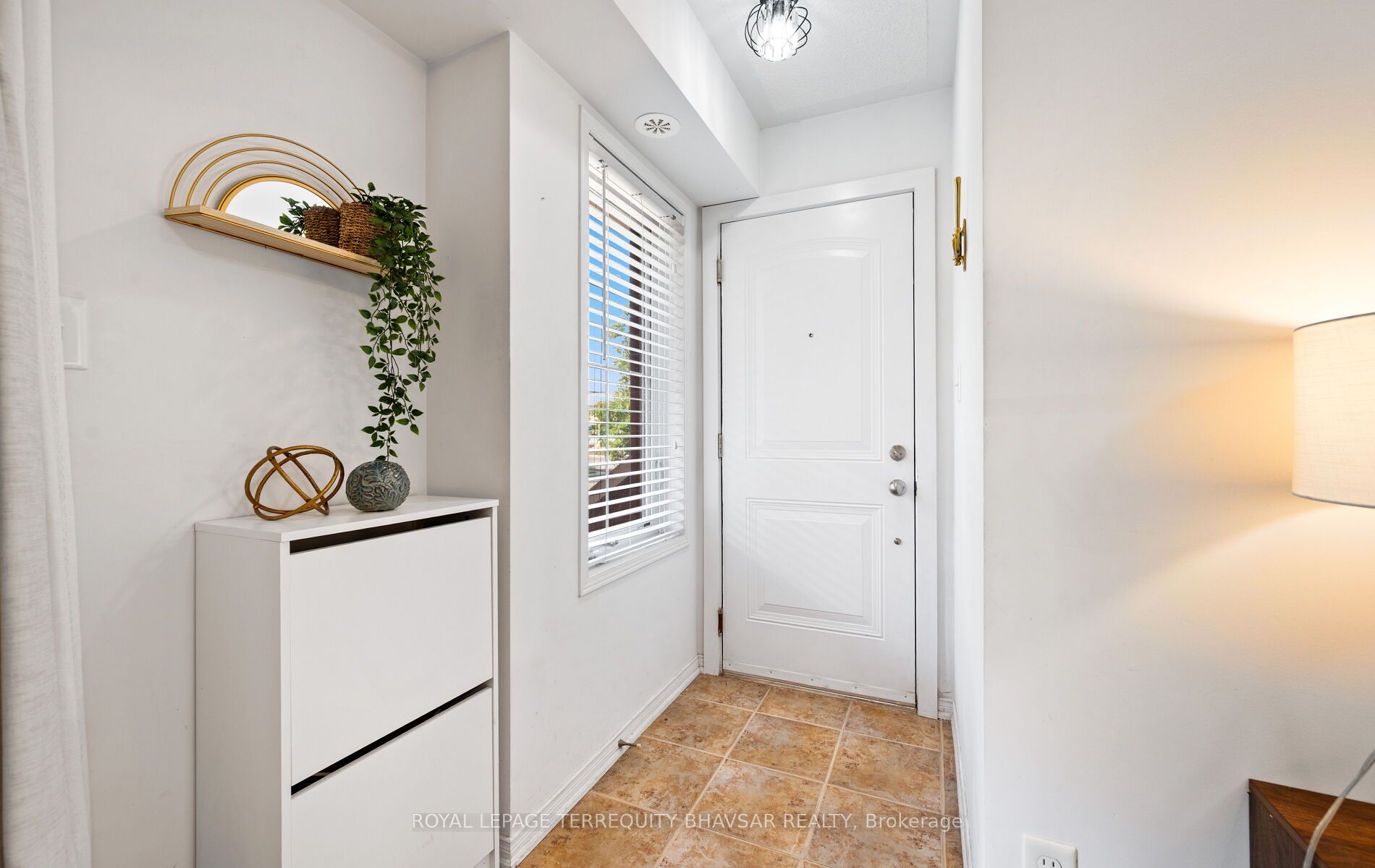 2460 Post Road 4 Property Photo 6