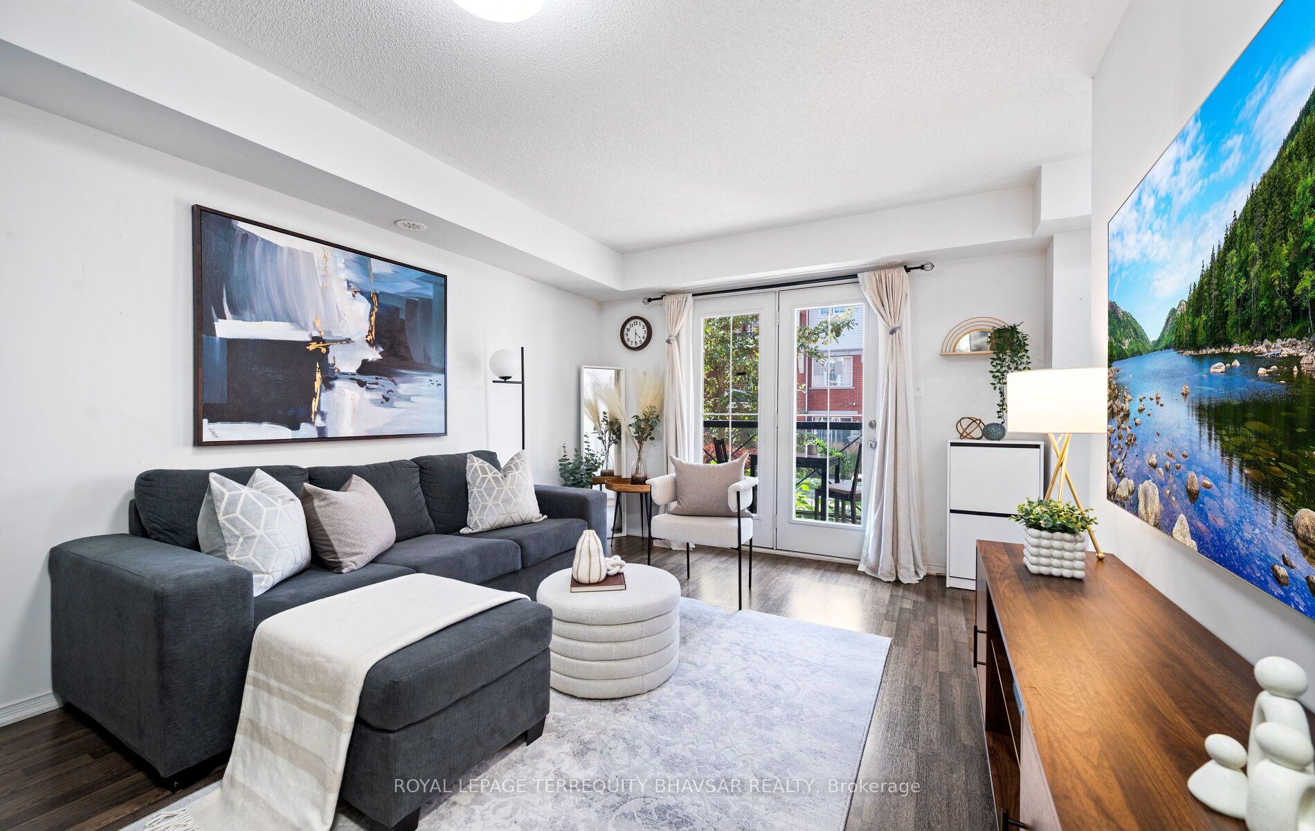 2460 Post Road 4 Property Photo 8