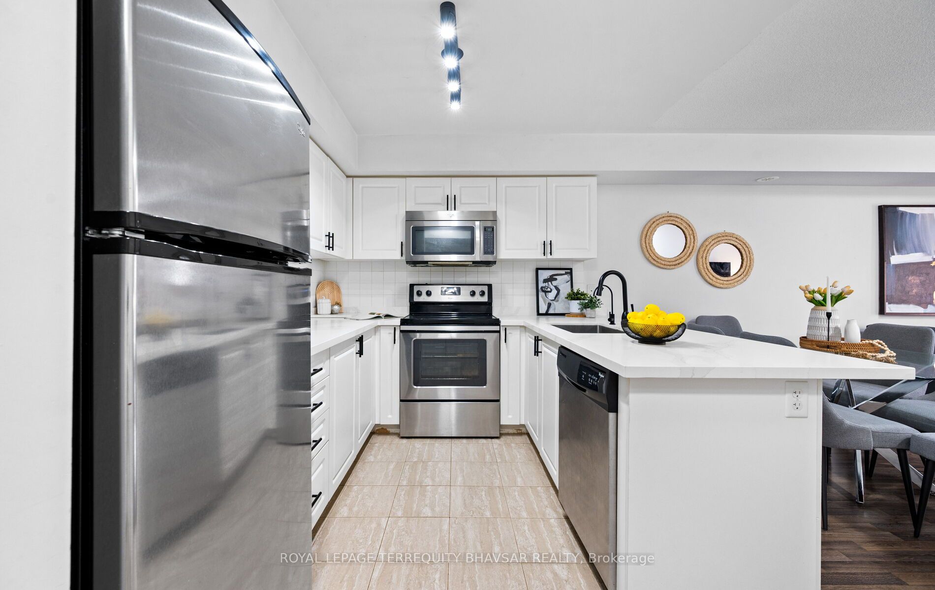 2460 Post Road 4 Property Photo 12