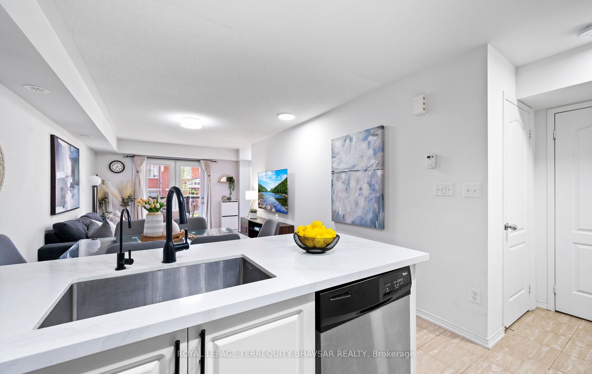 2460 Post Road 4 Property Photo 16