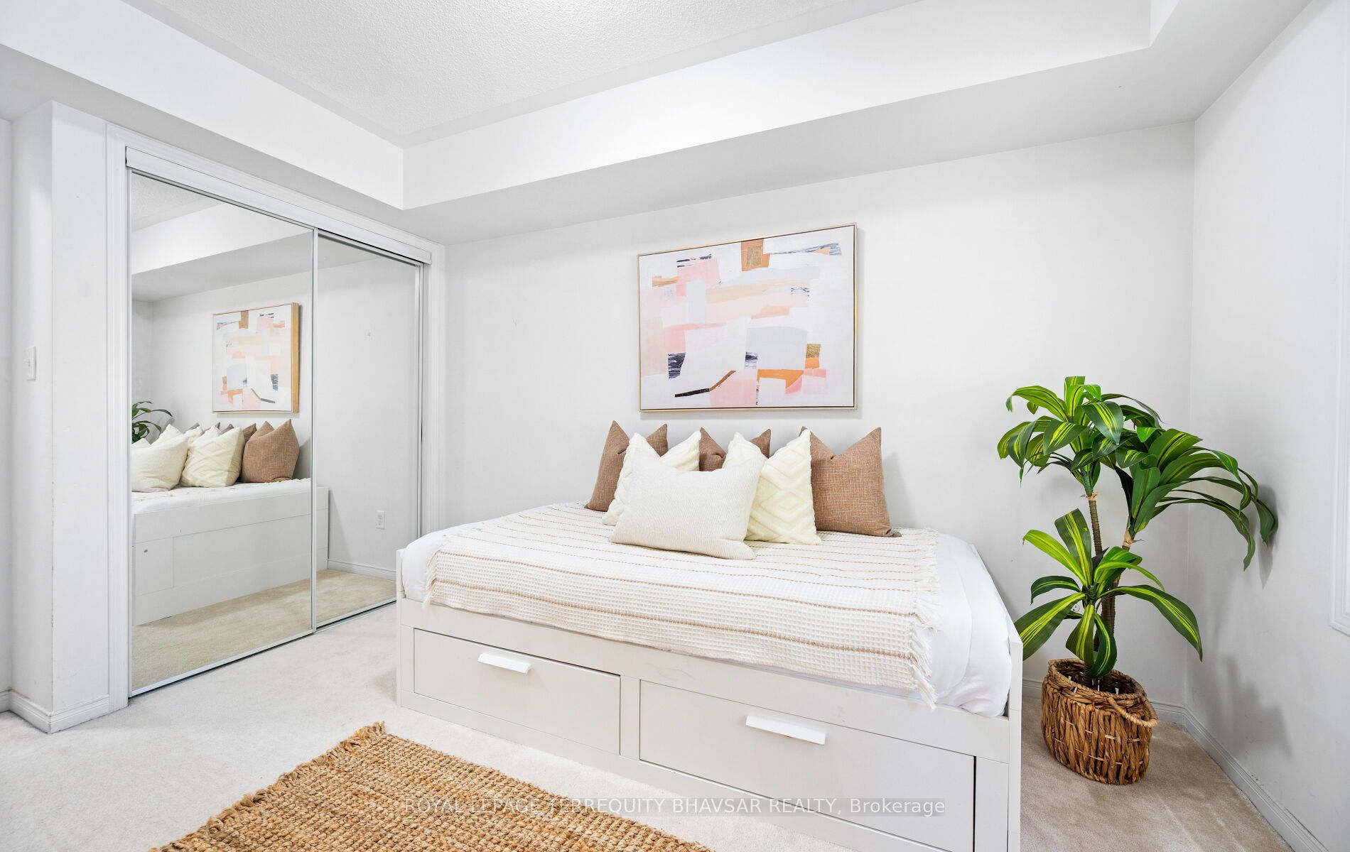 2460 Post Road 4 Property Photo 24