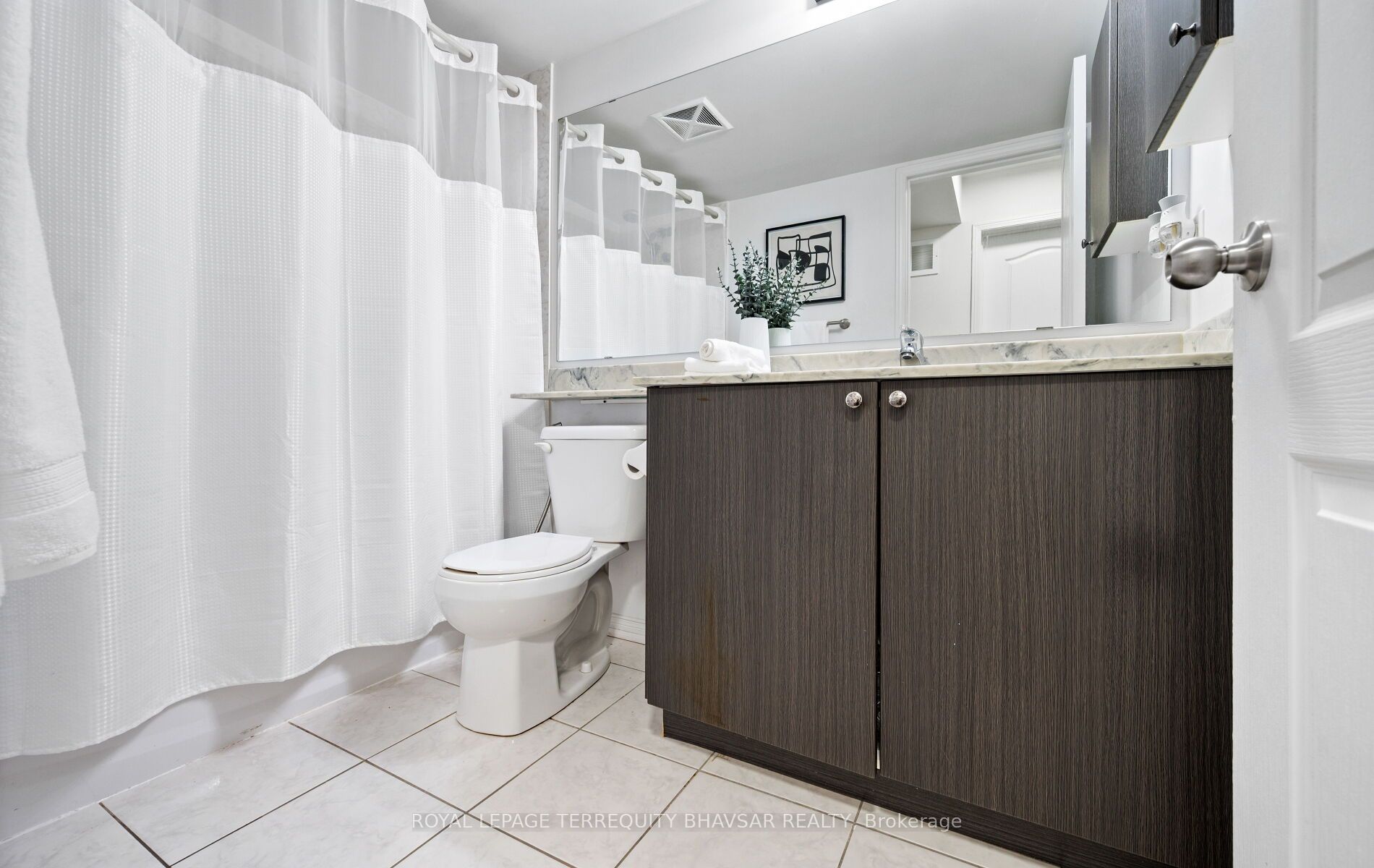 2460 Post Road 4 Property Photo 25