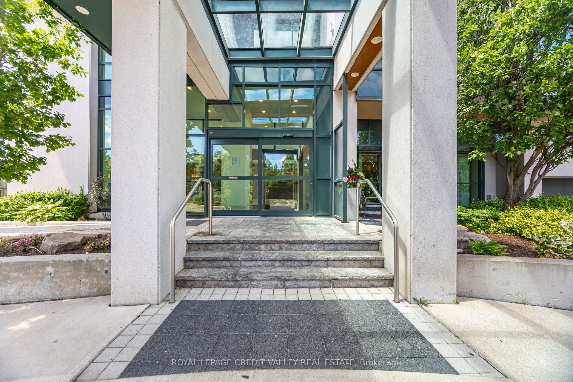 100 John Street 2601 Property Photo 2