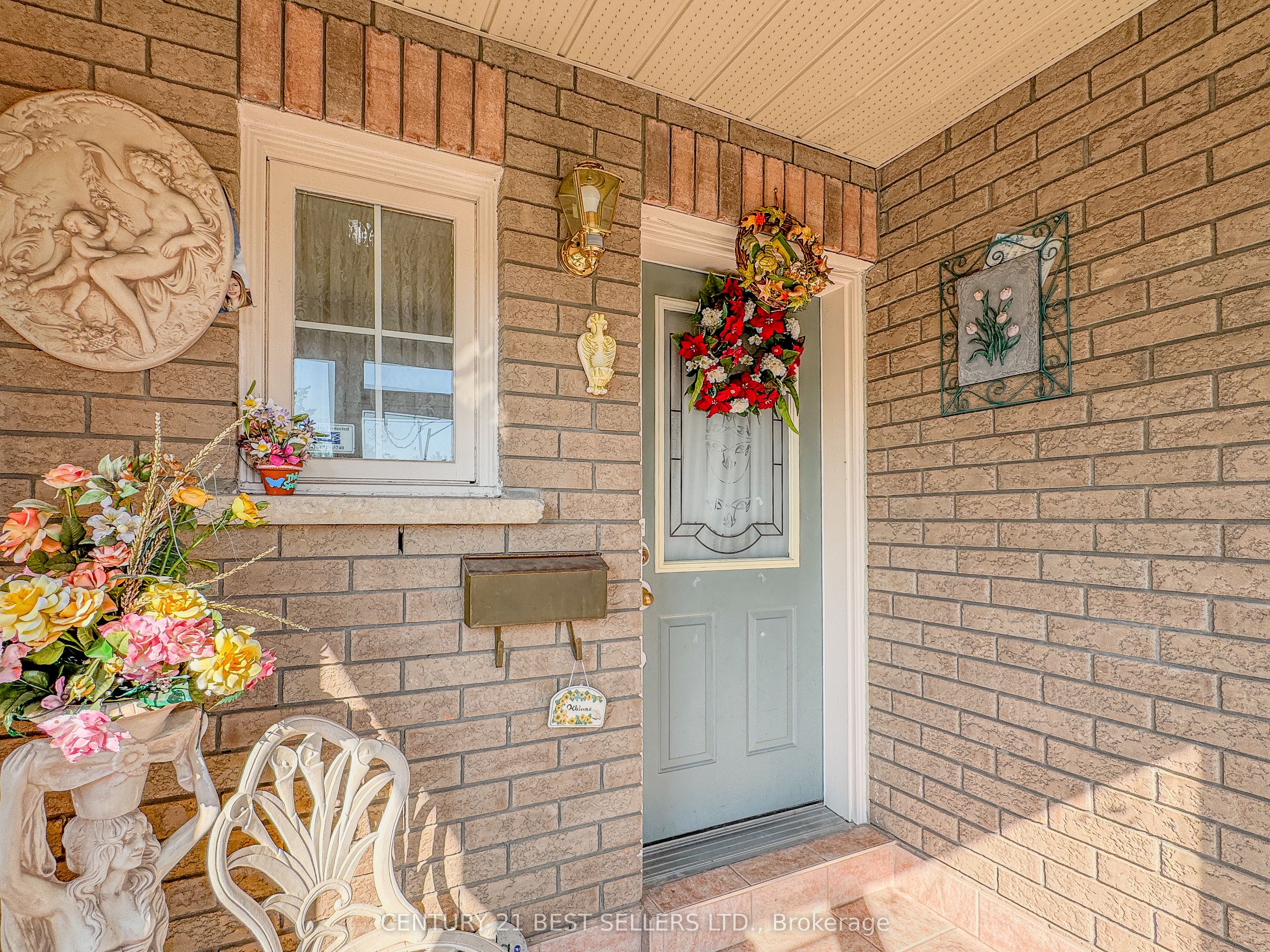 5347 Red Brush Drive Property Photo 2